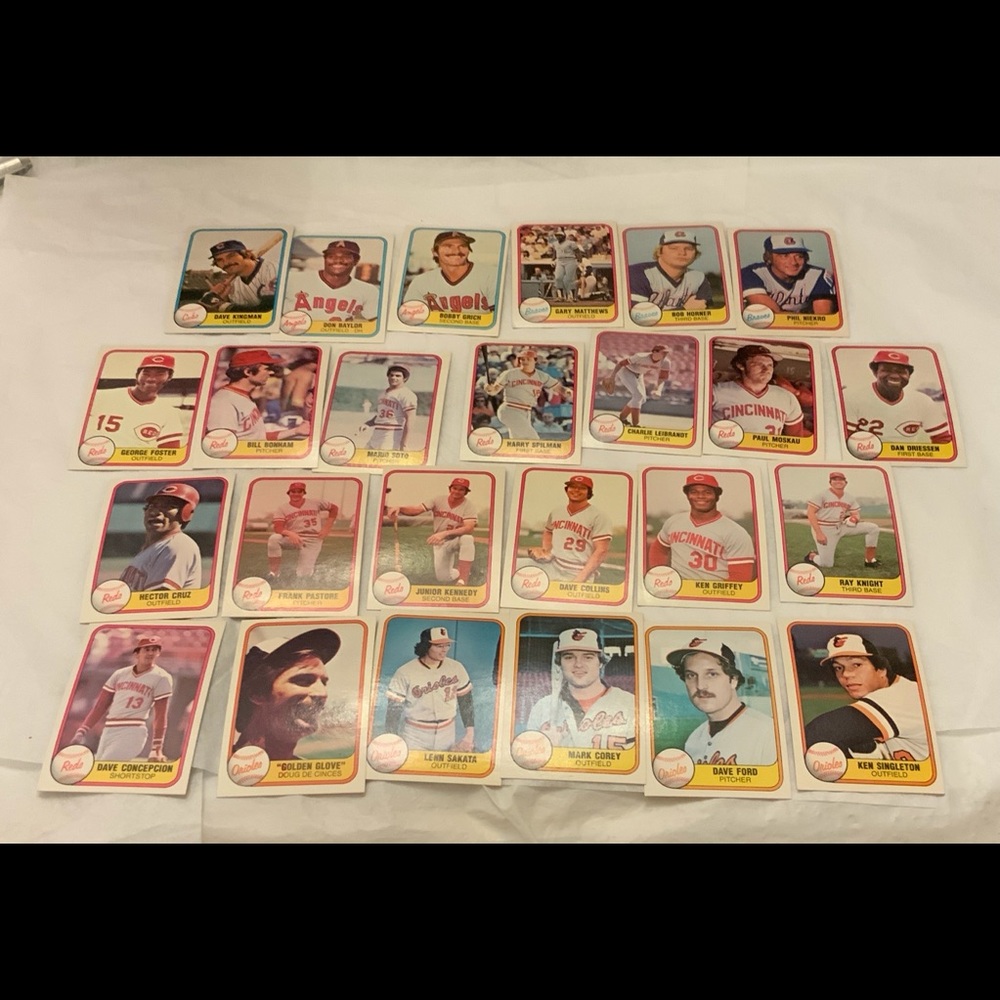 Bundle of Baseball Cards Lot 39
